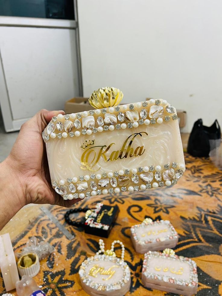 RESIN HAND BAG