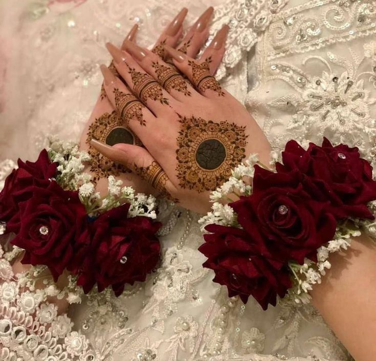 FLORAL GAJRA