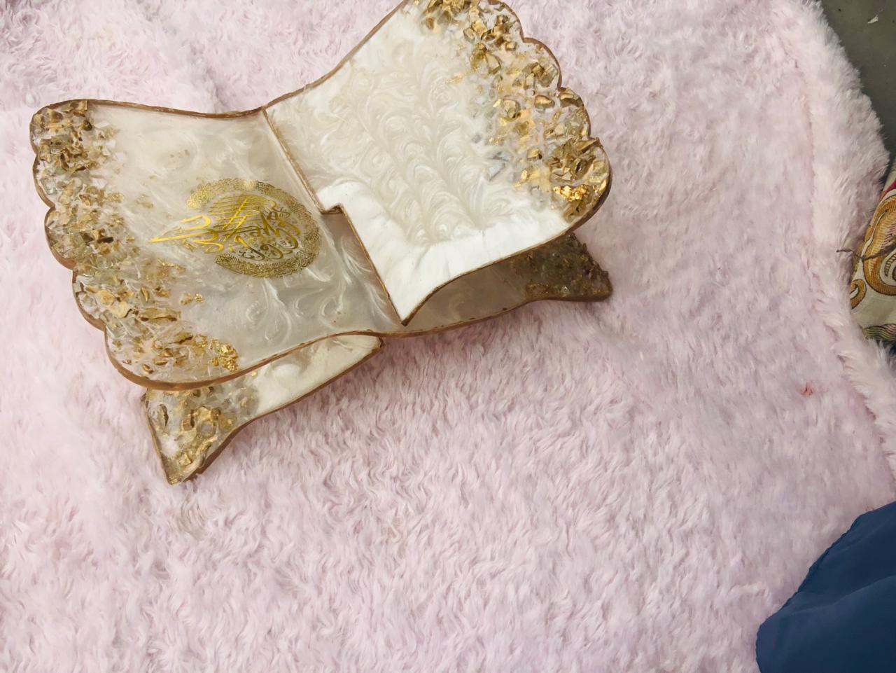 RESIN QURAN HOLDER