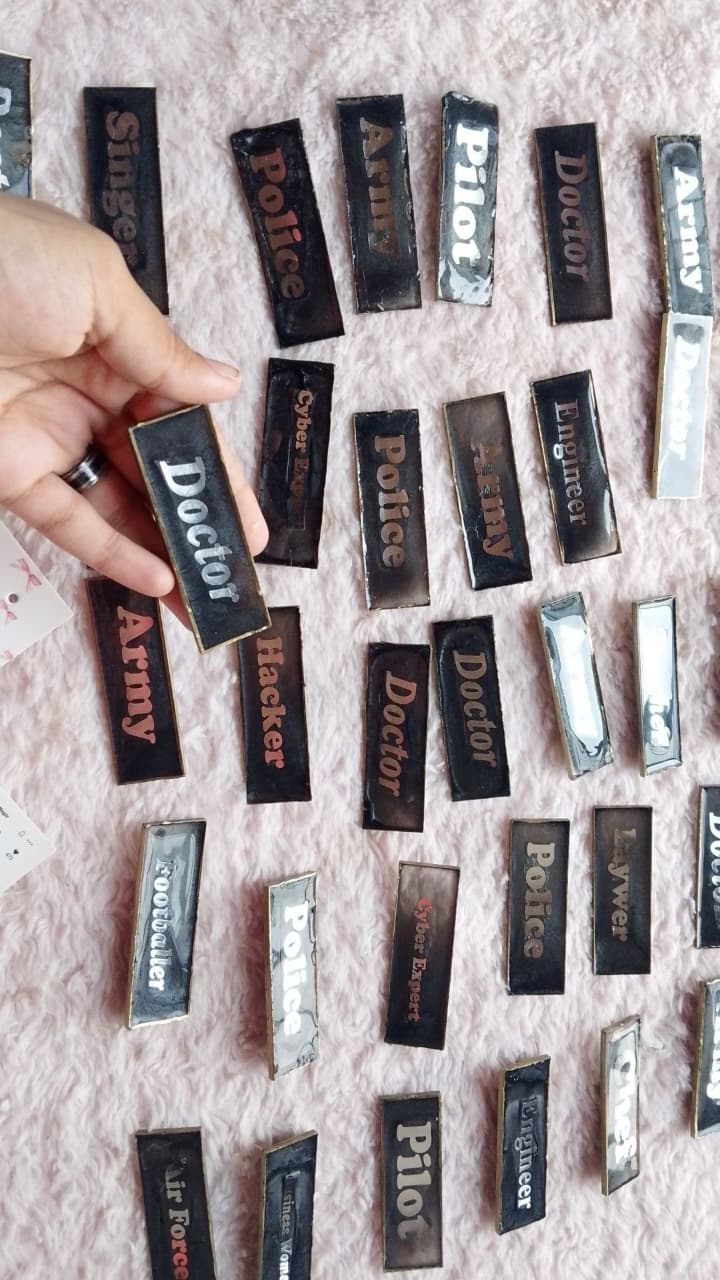 RESIN SCHOOL NAME PLATE